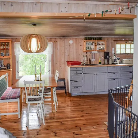 3 Bedroom Lovely In Feriehus
